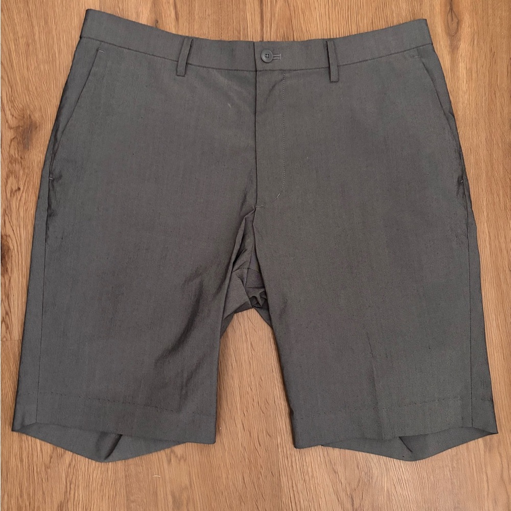 Uniqlo Men's Gray Shorts